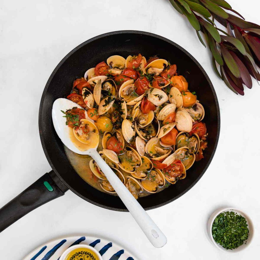 Spicy Vongole With Grilled Crostini