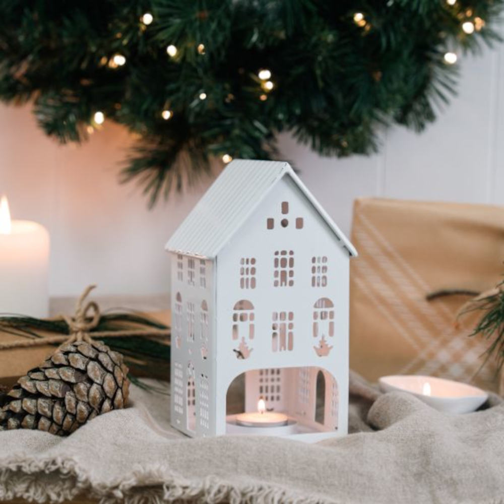 Lune Enamel Tealight House White 11x12x20cm