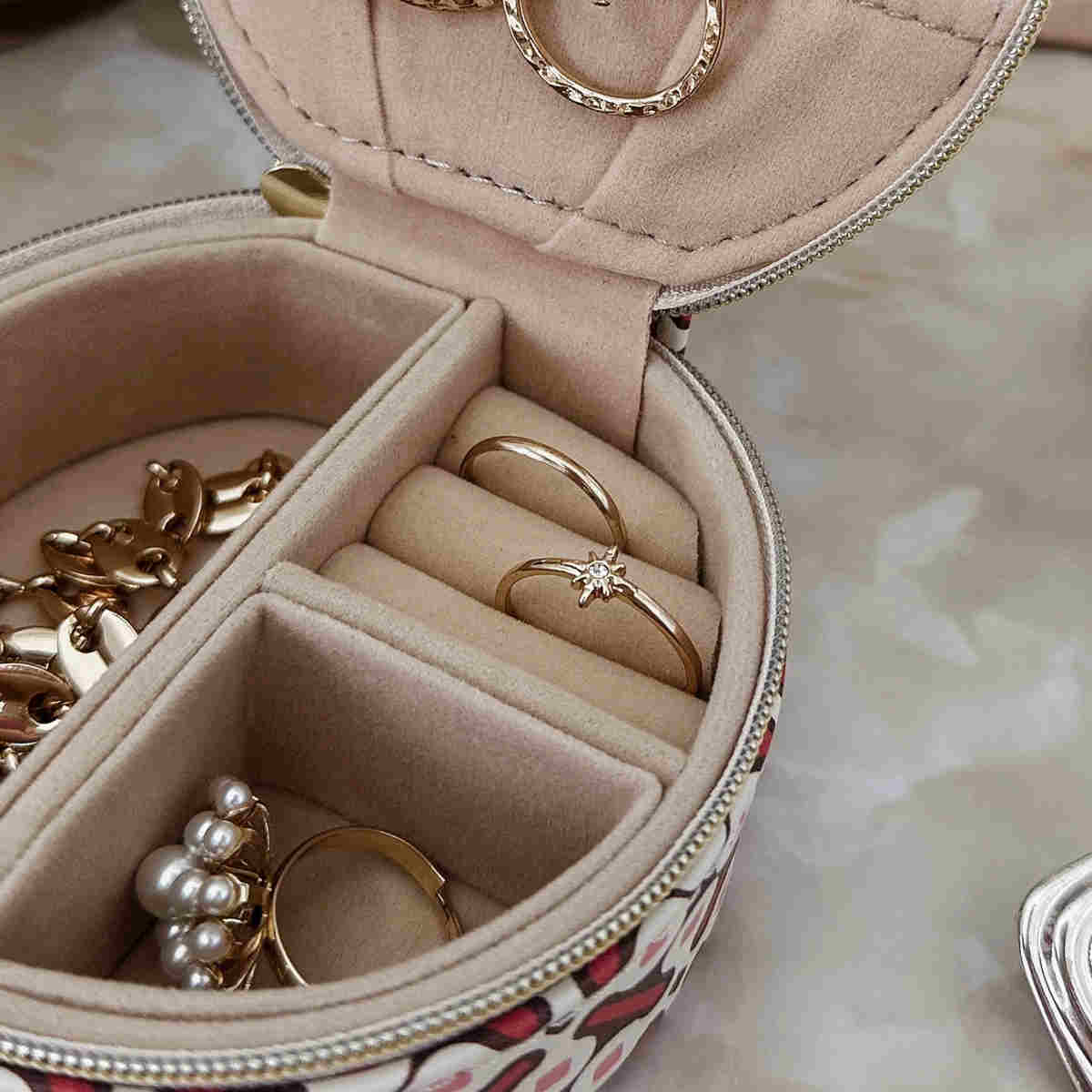 Louenhide Sisco Round Jewellery Box - Retro Pink | Minimax