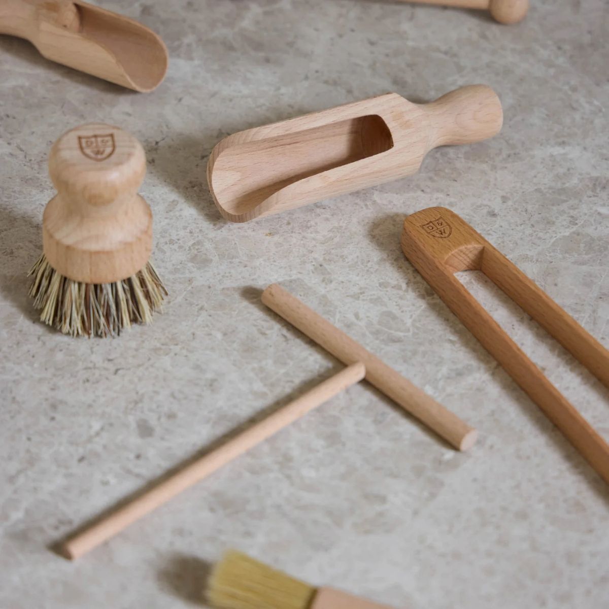 Davis & Waddell Heritage  Beechwood Vegetable Brush Natural