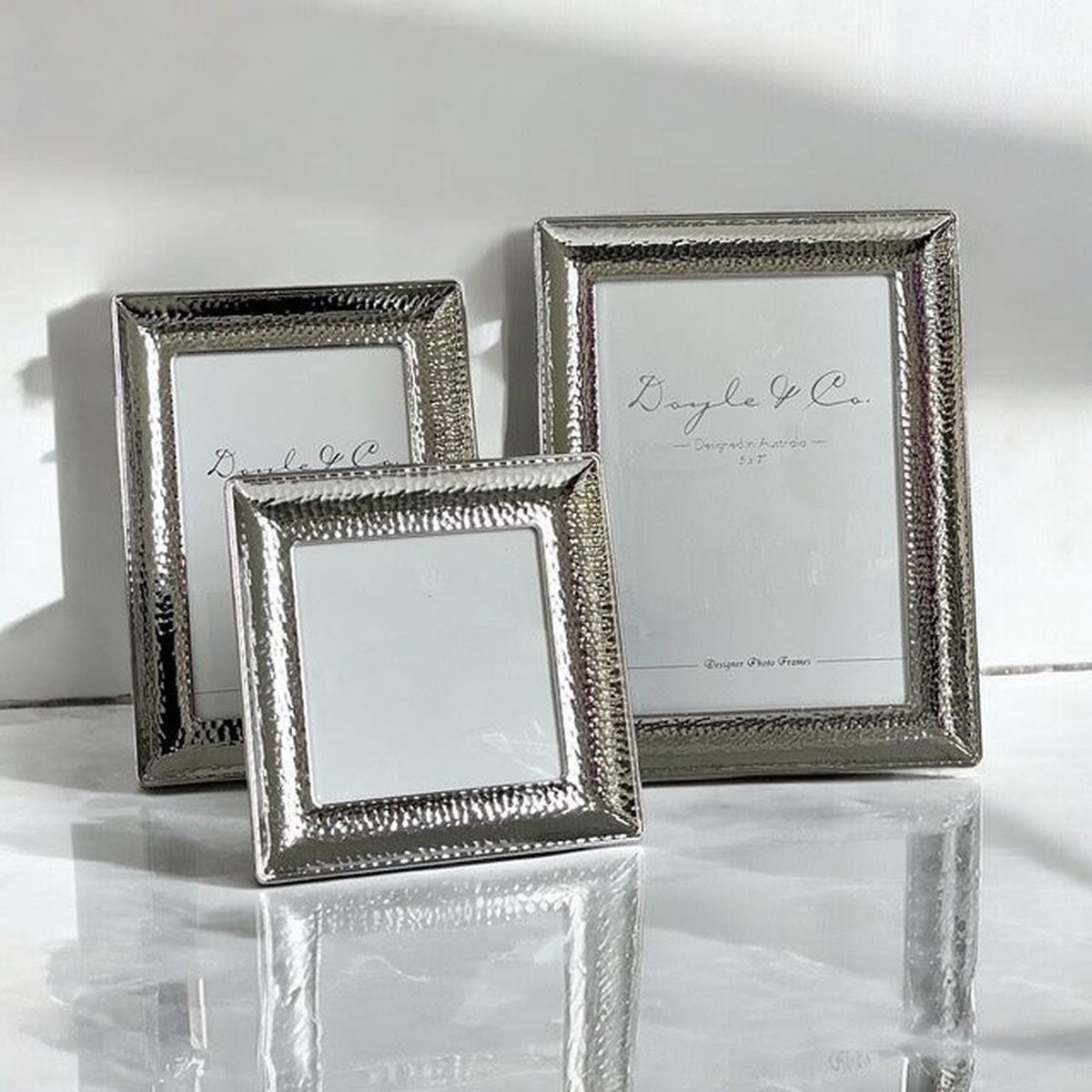Flair Gifts Wide Border Hammer Frame Silver 4×4" | Minimax
