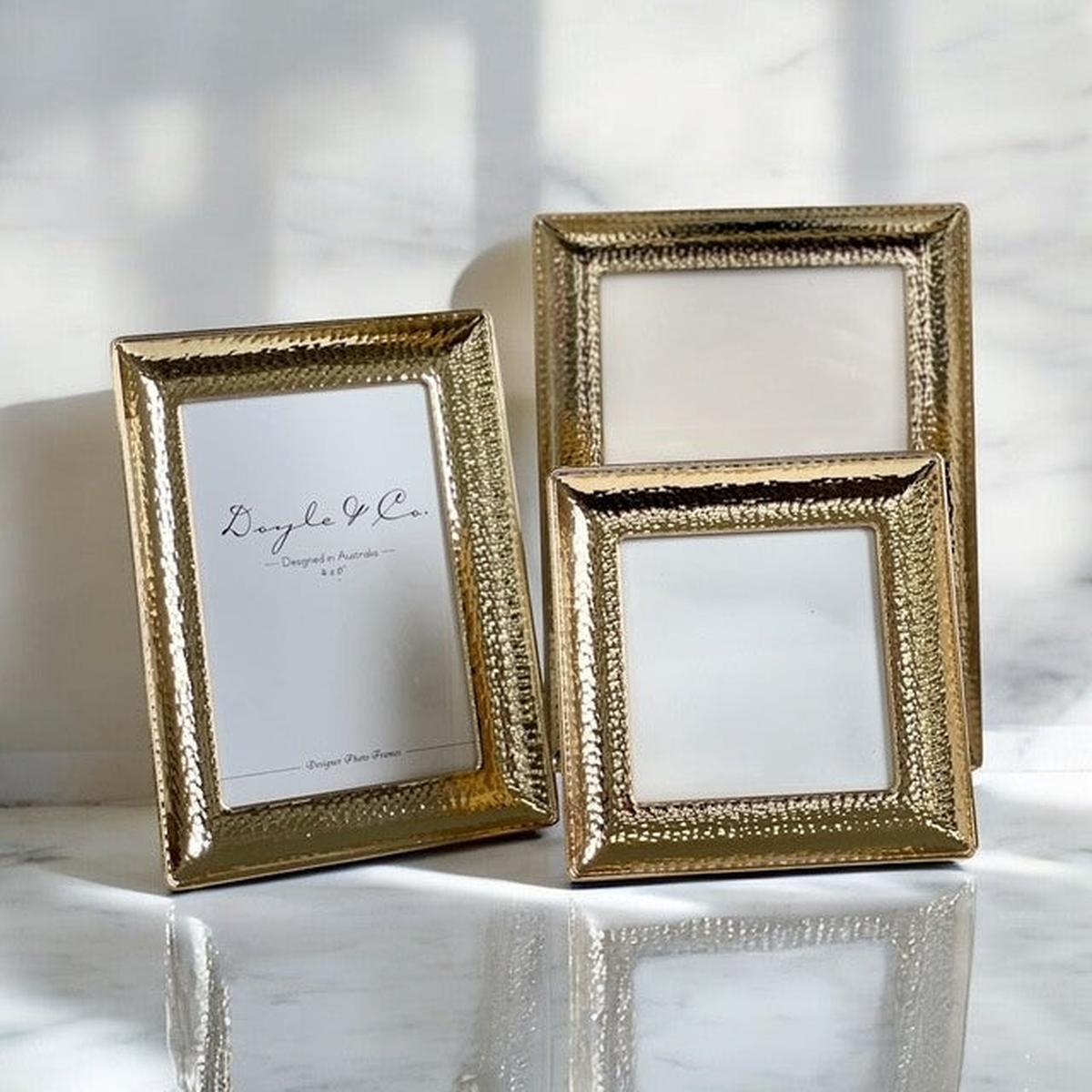 Flair Gifts Wide Border Hammer Frame Gold 4×6" | Minimax