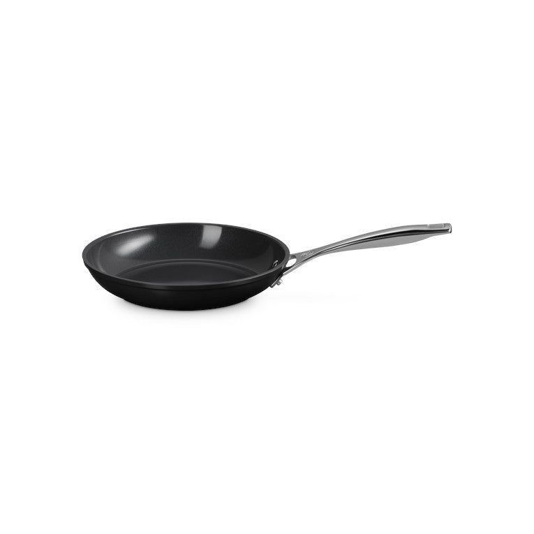 Le Creuset Essential Non-Stick Ceramic Frying Pan 24cm | Minimax