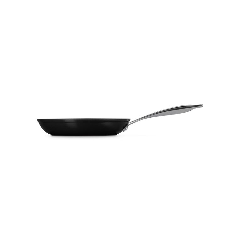 Le Creuset Essential Non-Stick Ceramic Frying Pan 24cm | Minimax