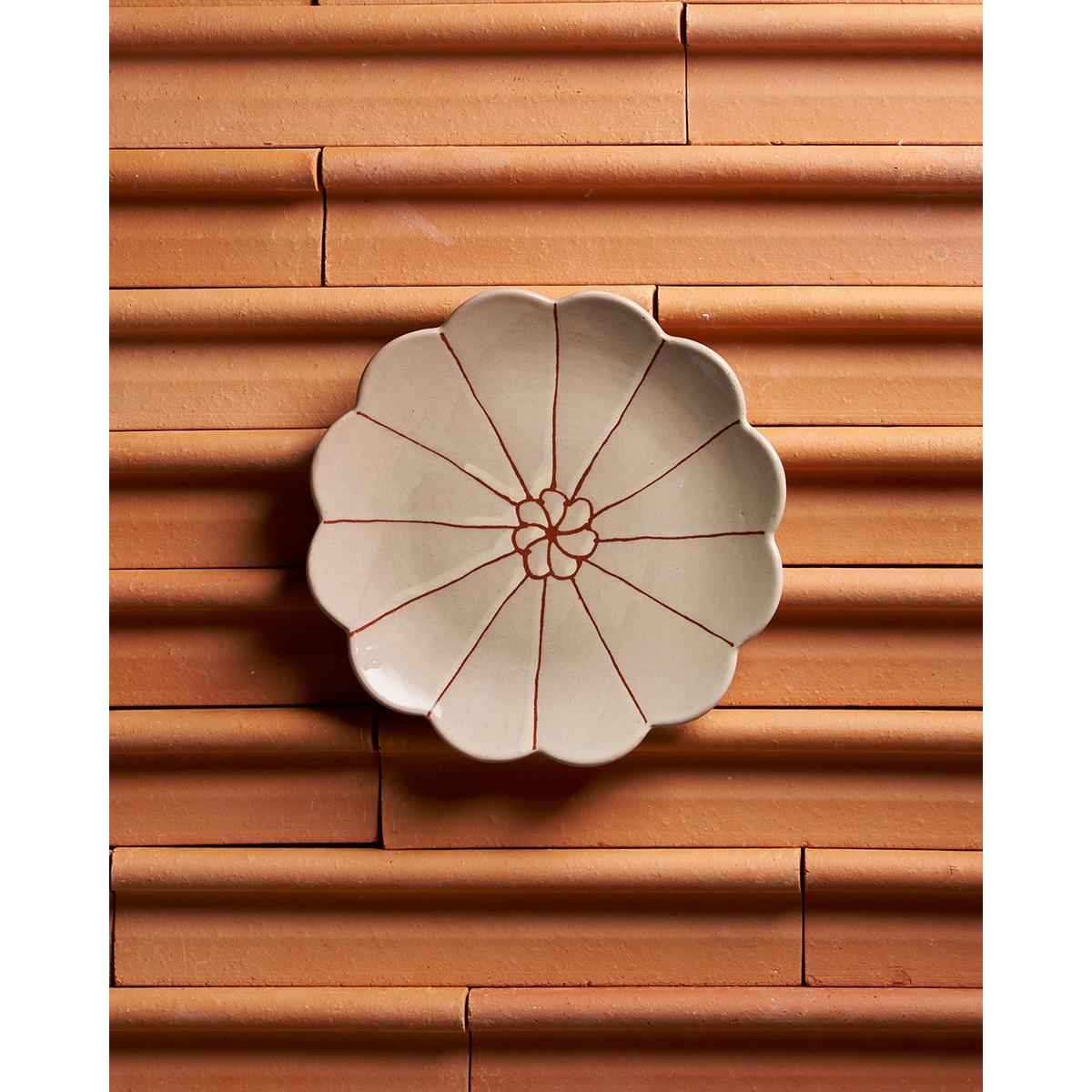 Robert Gordon June's Daisy Plate Spinning Flower 18cm | Minimax