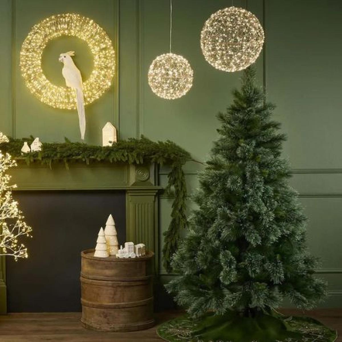 Vixen & Velvet La Dolce Vita Emerald Pine Tree 180cm