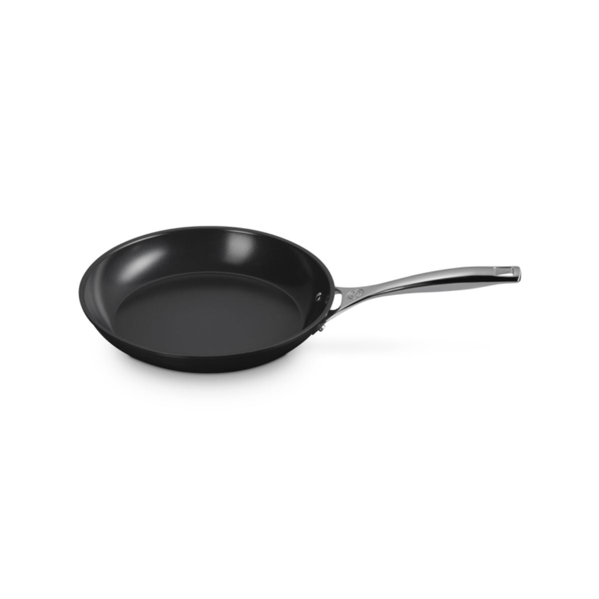 Le Creuset Essential Non-Stick Ceramic Cookware Set 8 Piece | Minimax - frying pan
