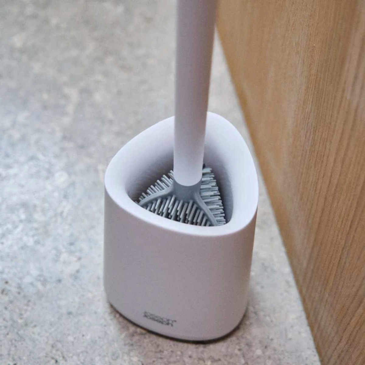 Joseph Joseph Flex™ 360 Lite Matt Toilet Brush White | Minimax