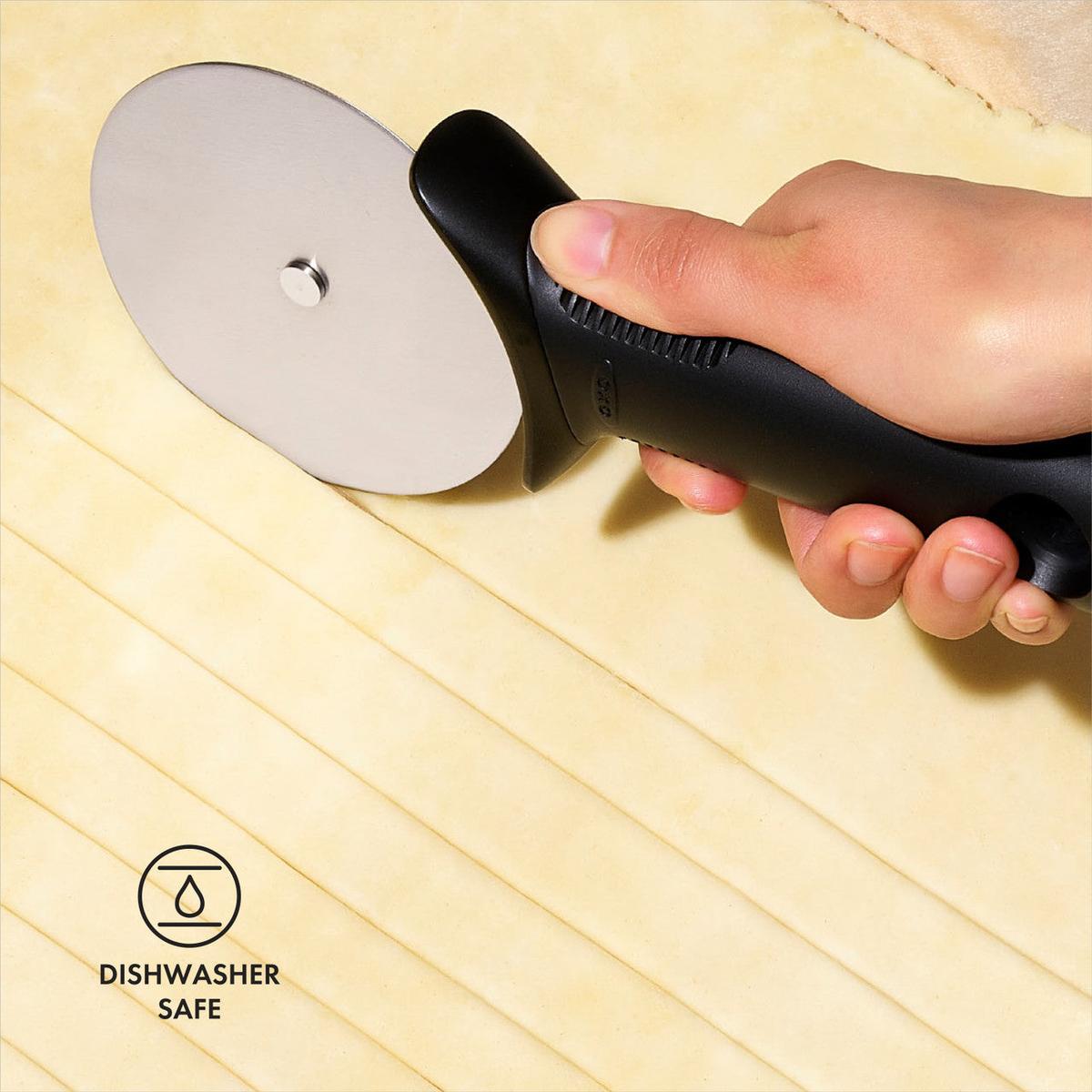 OXO Good Grips Pizza Wheel | Minimax