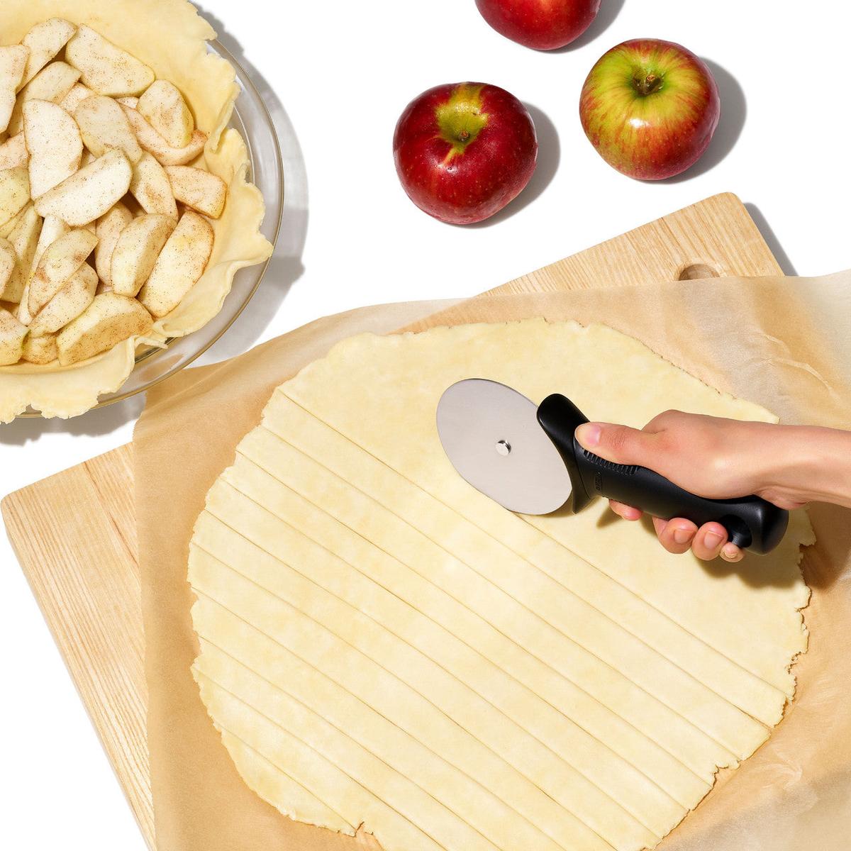 OXO Good Grips Pizza Wheel | Minimax