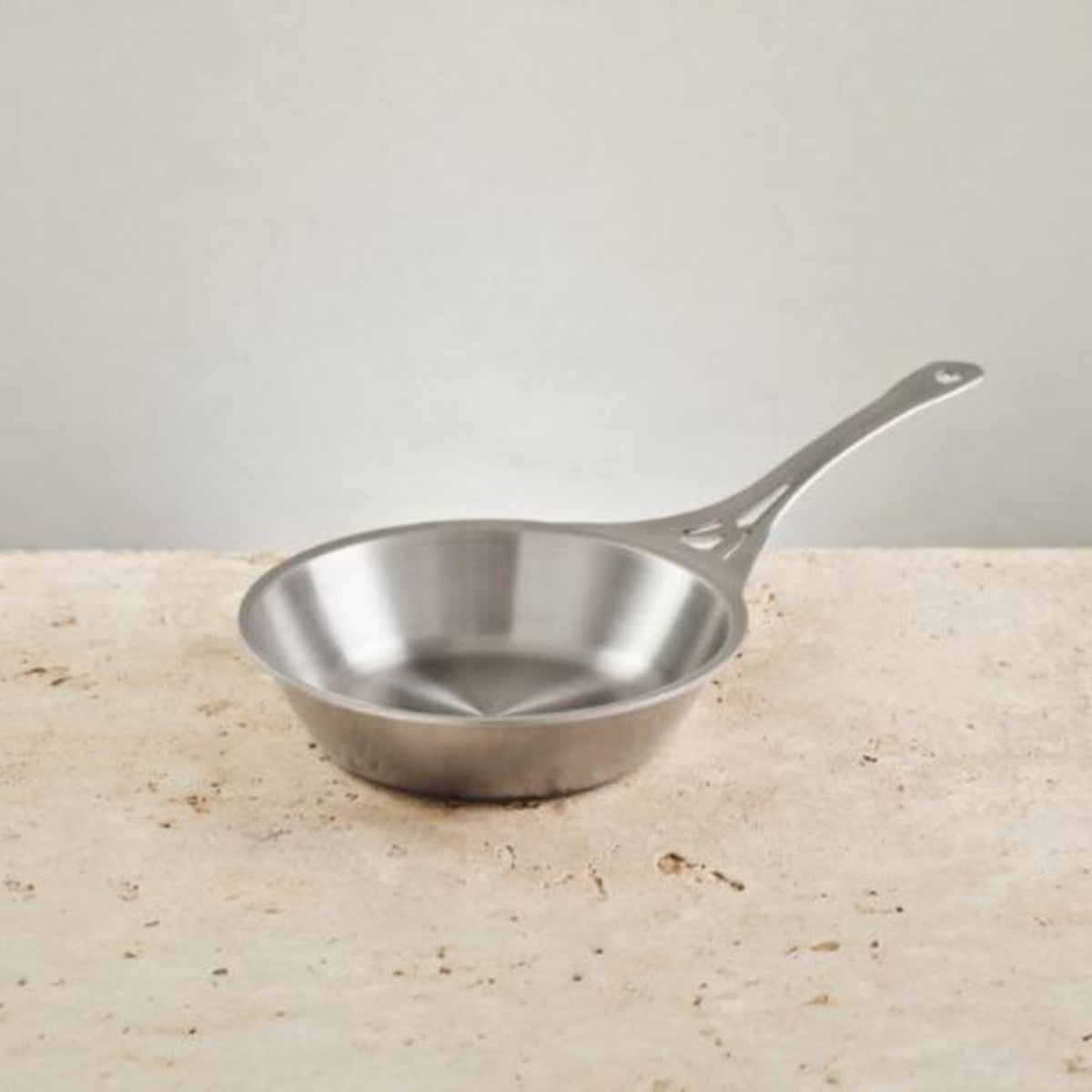 Solidteknics Non-Nickel Stainless Steel Sauteuse 22cm | Minimax
