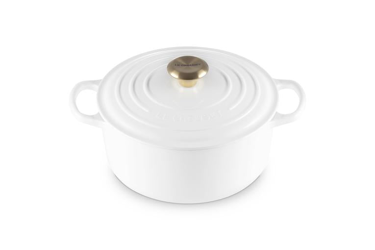 Le Creuset Signature Cast Iron Round Casserole White 24cm (4.2L) | Minimax