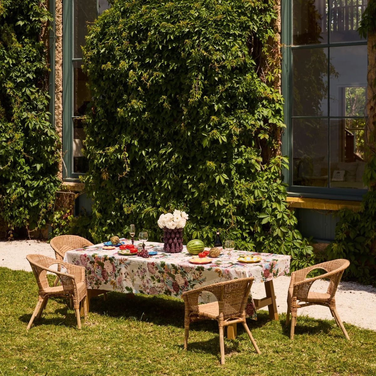 Kip&Co Belle Floral Tablecloth 270x145cm