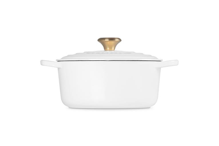 Le Creuset Signature Cast Iron Round Casserole White 24cm (4.2L) | Minimax