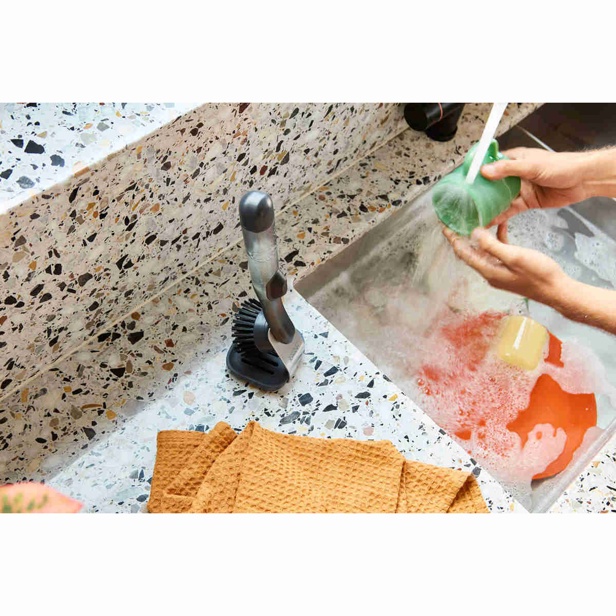 Joseph Joseph SinkTech Soap Dispensing Washing Up Brush with Steel Stand Clear | Minimax