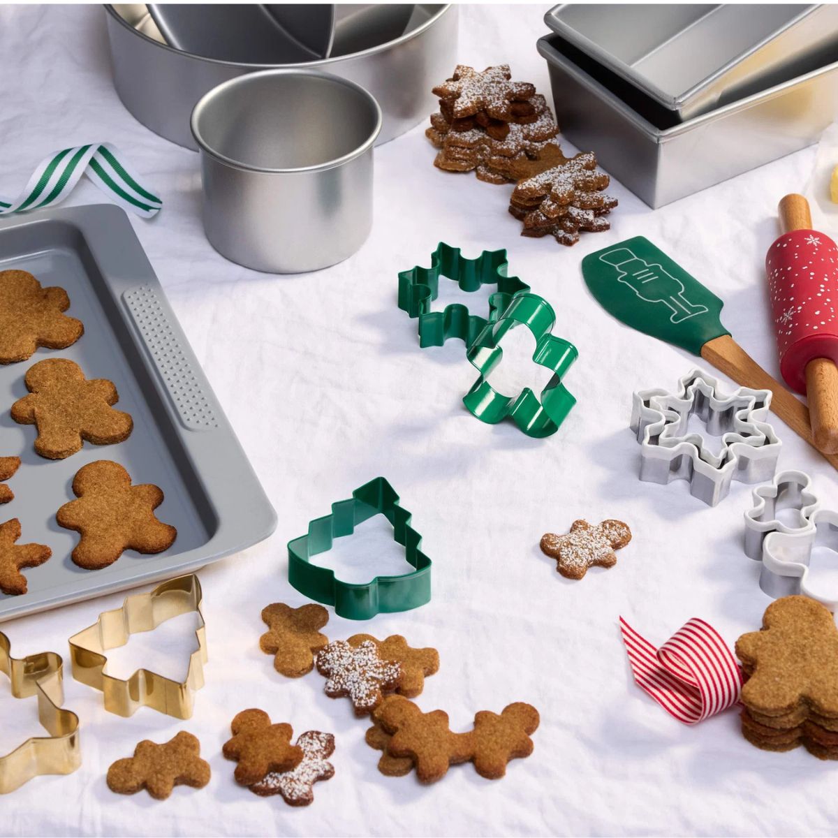 Davis & Waddell Cookie Cutter set of 8 with rolling pin