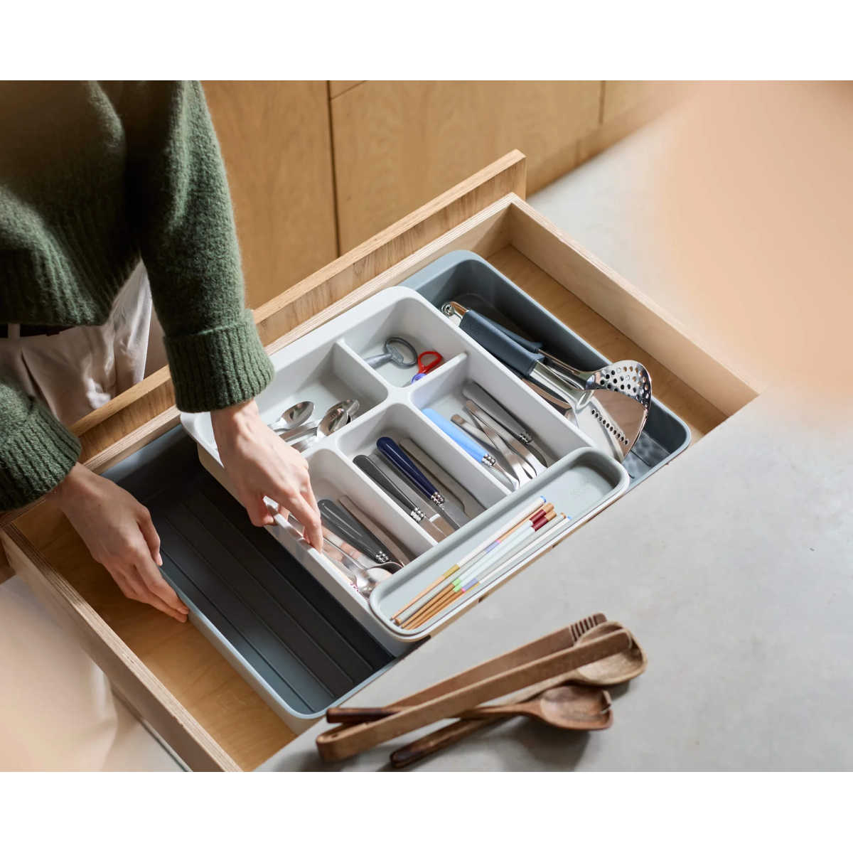 Joseph Joseph Grey Expandable Cutlery Organiser with compartments for utensils and items | Minimax