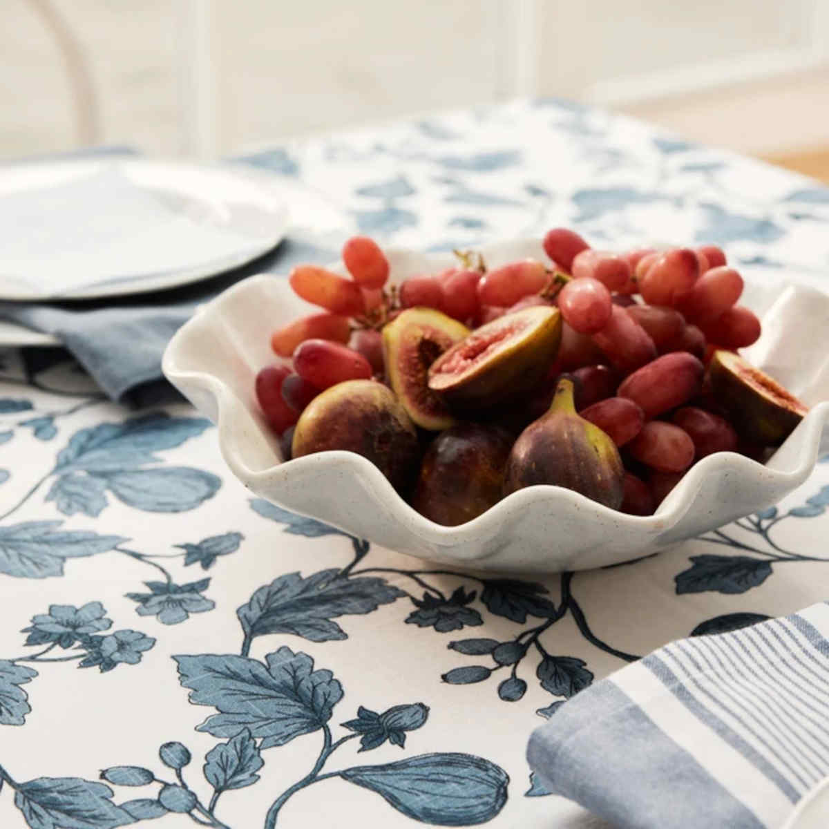 Madras Link Sullivan Wavy Serving Bowl White 28cm | Minimax