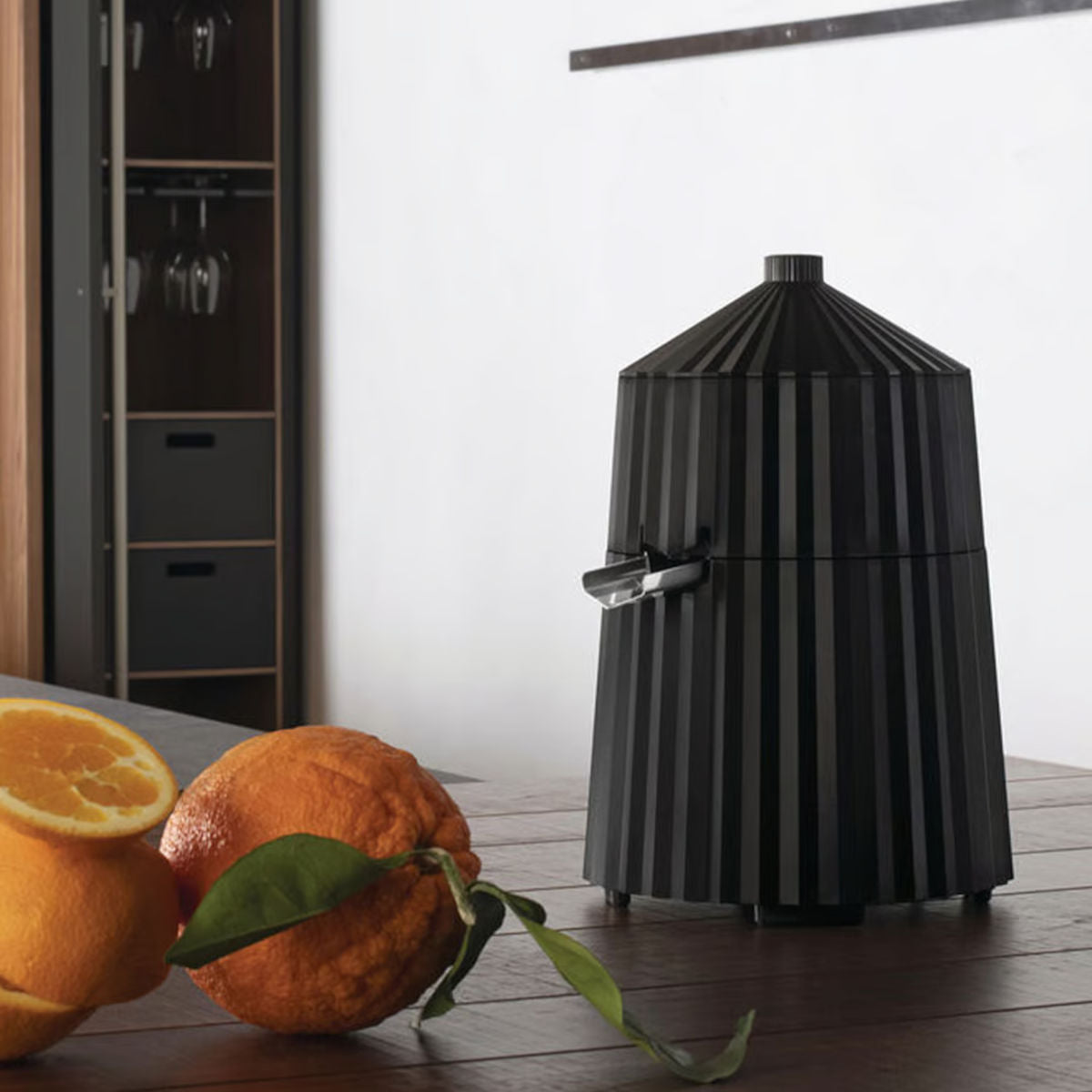 Alessi Plissé Electric Citrus Juicer Black Minimax