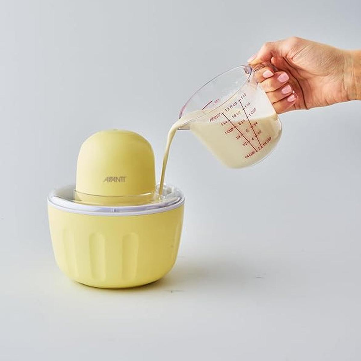 Avanti Ice Cream Maker Lemon – compact electric ice cream machine with handle, detachable parts and easy-to-clean design.