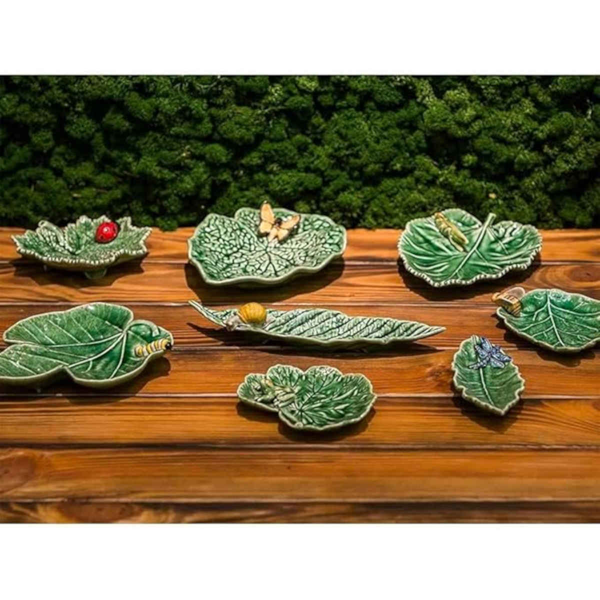 Bordallo Pinheiro Countryside Leaves Begonia Leaf with Butter Platter - Green begonia leaf platter with yellow butterfly detail