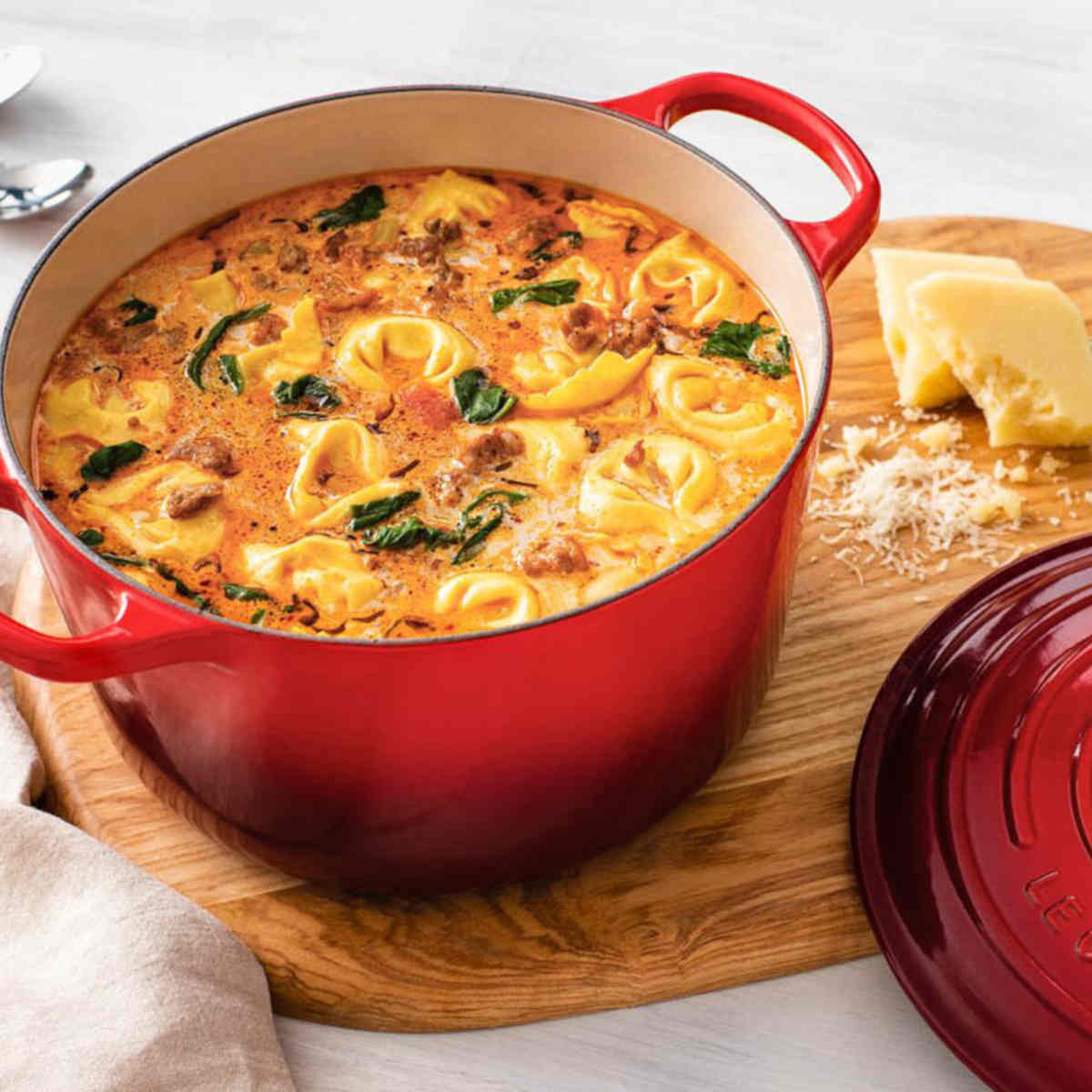 Le Creuset Signature Deep Casserole Cerise 26cm