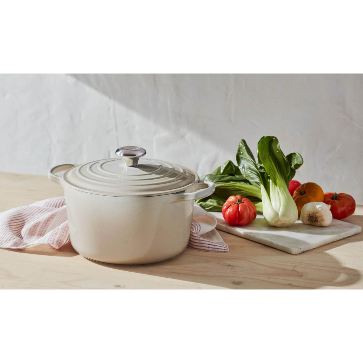 Le Creuset Signature Deep Casserole Meringue 26cm | Minimax