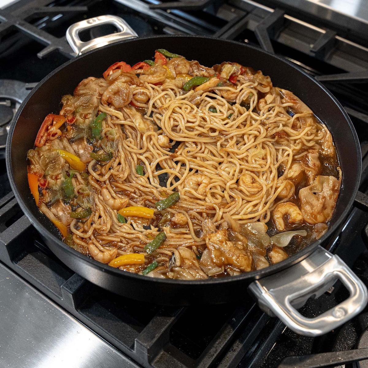 Swiss Diamond CXD Induction Sautuese with Lid 32cm | Minimax - with pasta