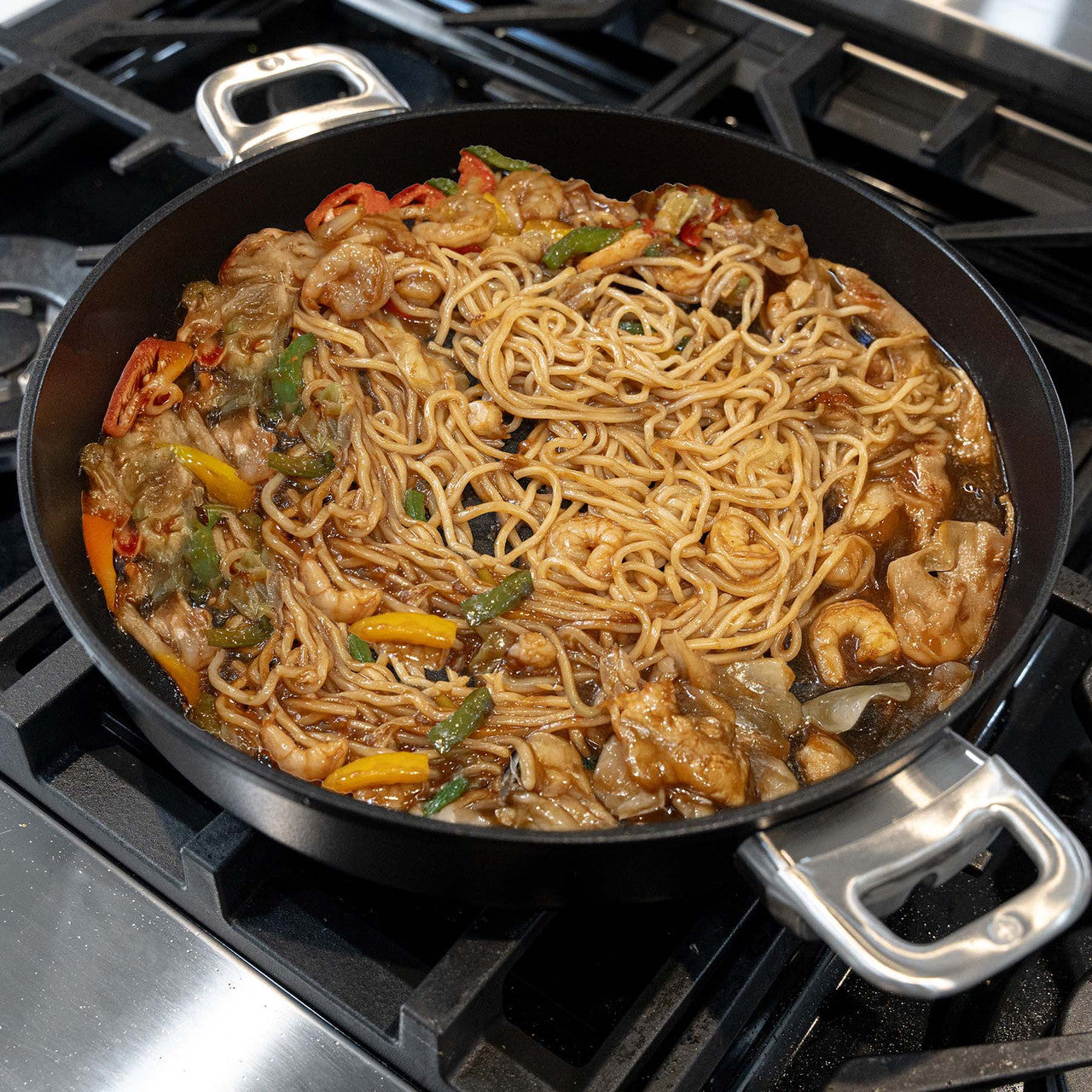 Swiss Diamond CXD Induction Sautuese with Lid 32cm | Minimax - with pasta