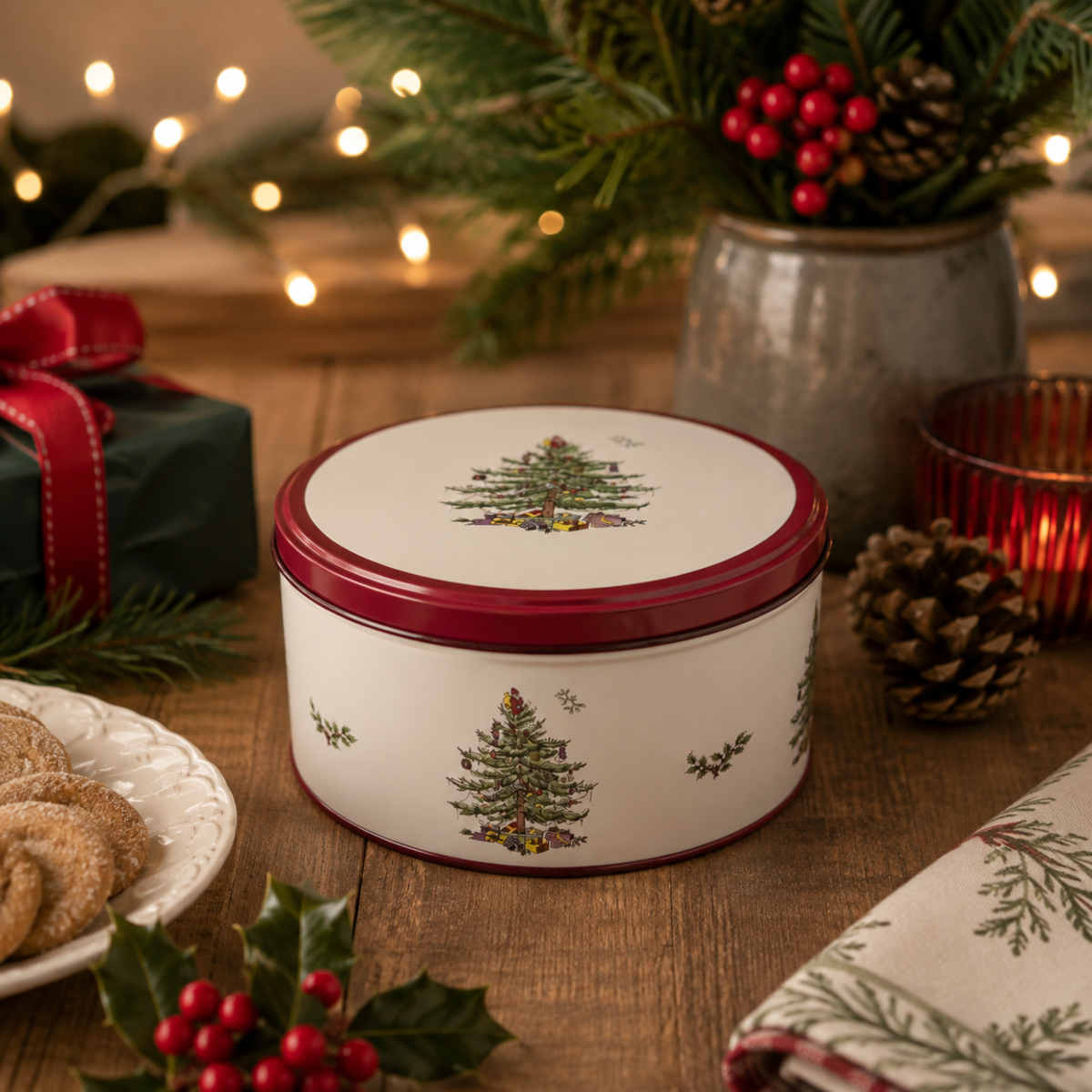 Emma Bridgewater Spode Christmas Tree Round Tin Small | Minimax