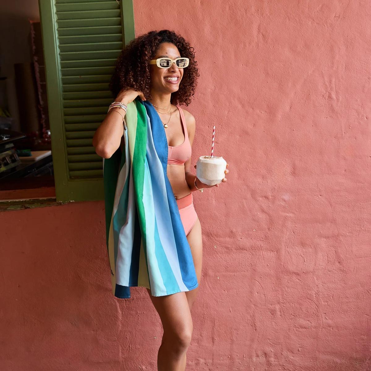 Dock & Bay Summer Collection Beach Towel Cool Lagoon 90x160cm | Minimax - with a woman using