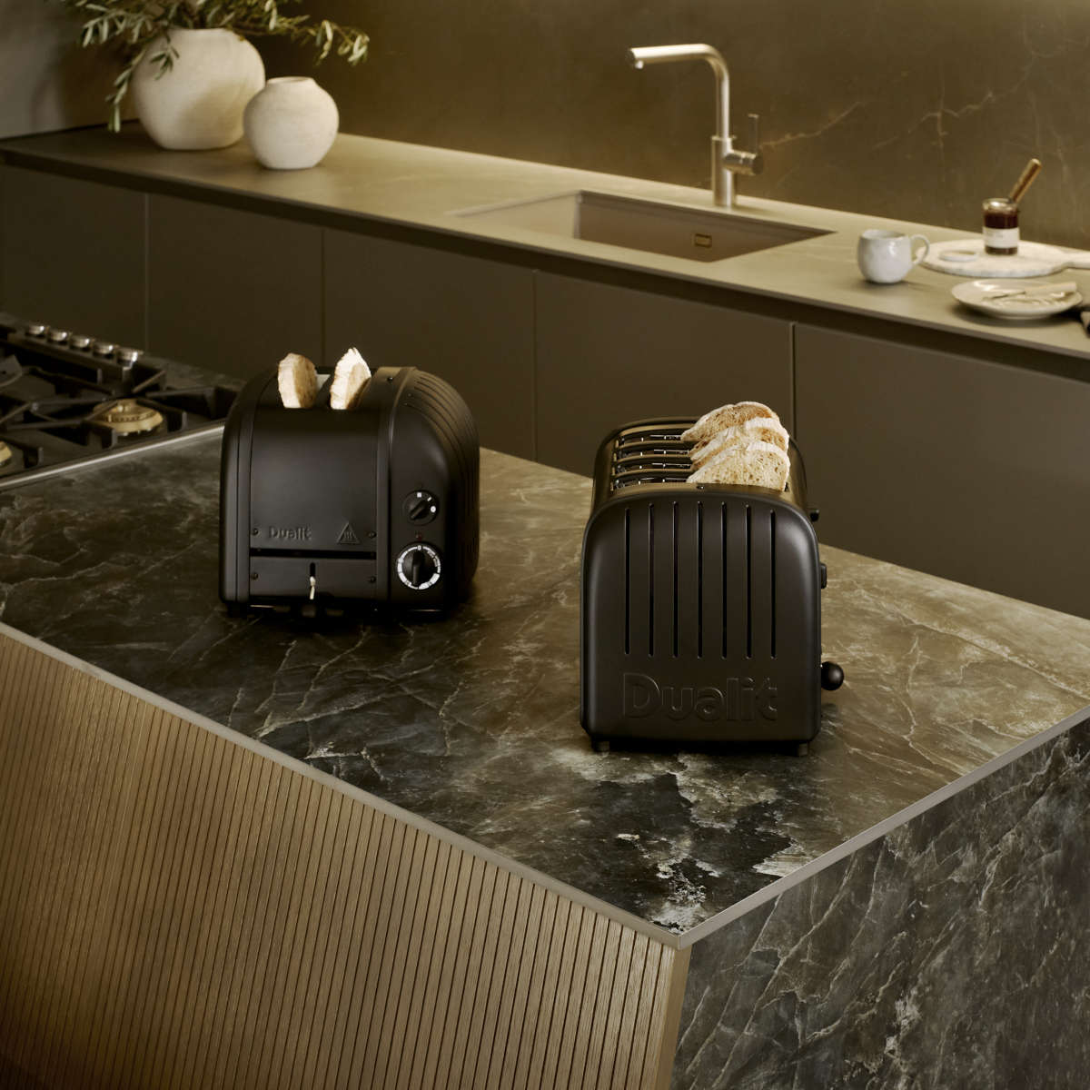 Dualit Newgen 4 Slice Stealth Toaster Matte Black | Minimax