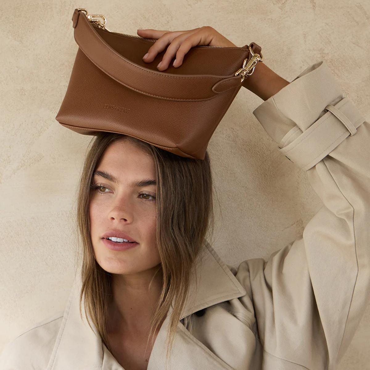 ELMS and KING Leyton Chain Crossbody Tan Saffiano | Minimax
