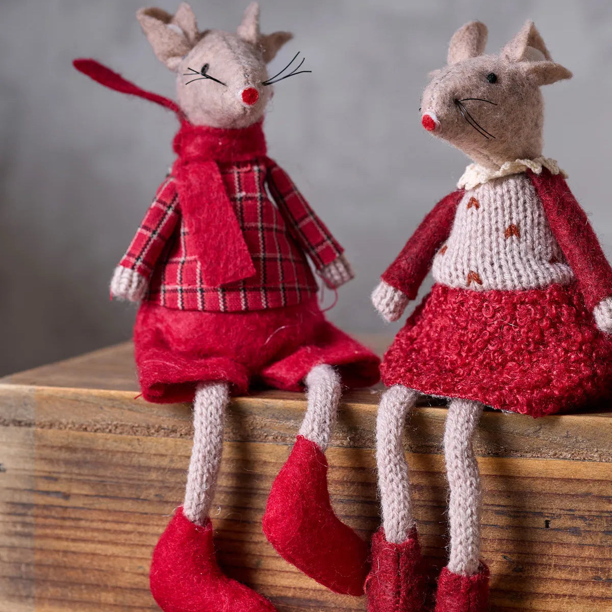 French Country Harry Mouse Sitting Decoration Red 16cm