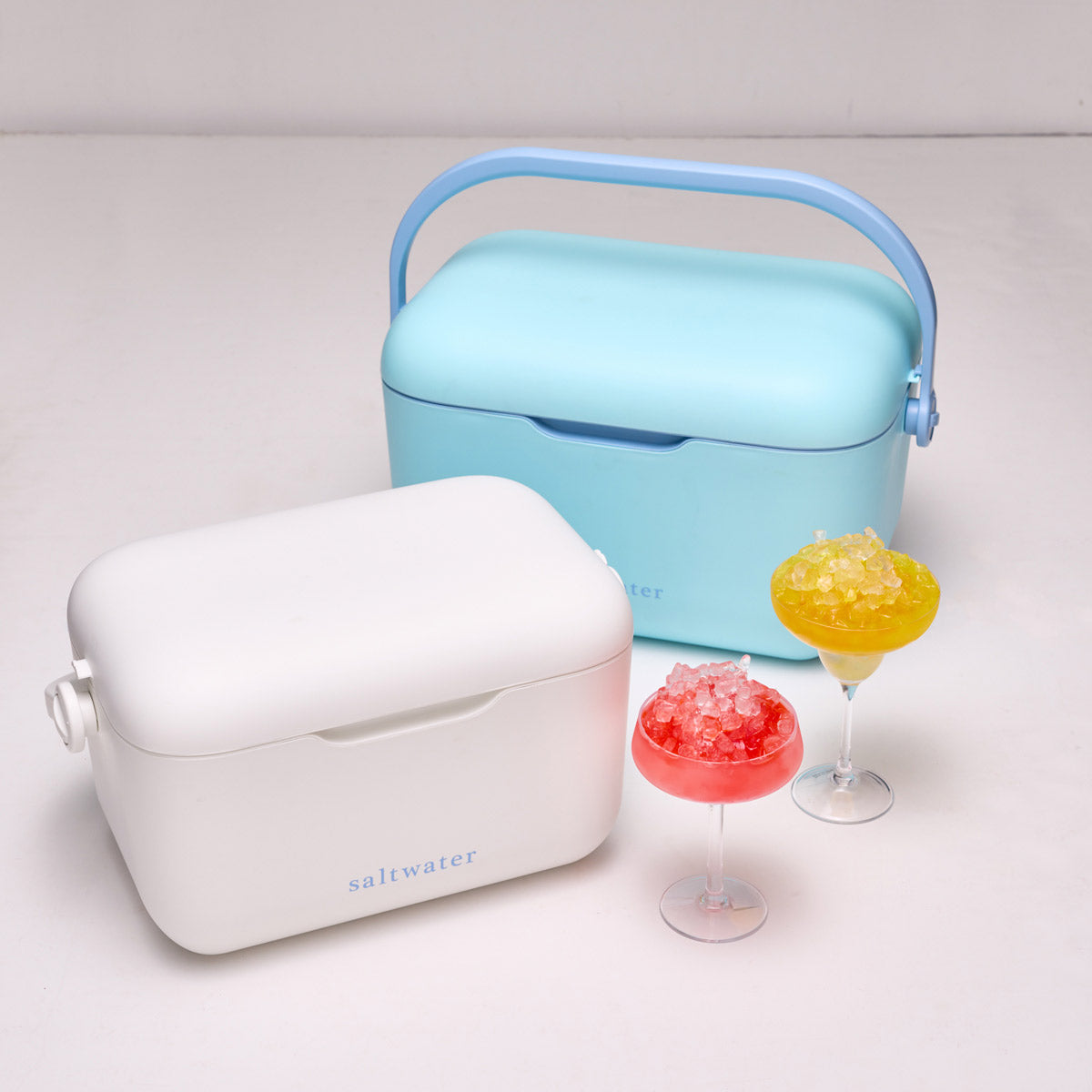 Saltwater Portable Insulated Cooler Box Ice Blue 20L | Minimax