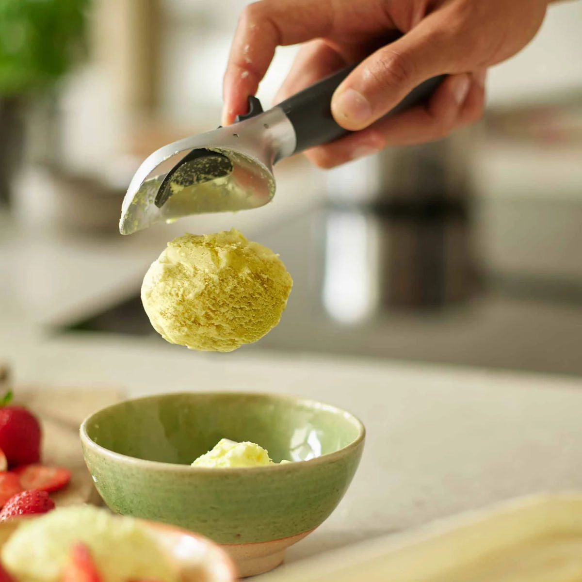 Joseph Joseph Elevate Ice Cream Scoop Grey | Minimax