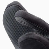 Detail view of black silicone grip texture on Joseph Joseph Pinch oven glove