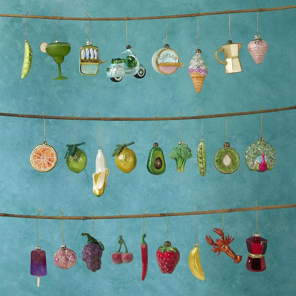 Vixen & Velvet La Dolce Vita Grape Bunch Hanging Decoration 12cm