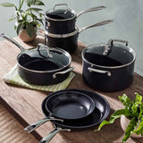 Le Creuset Essential Non-Stick Ceramic Saute Pan 26cm (4L) | Minimax