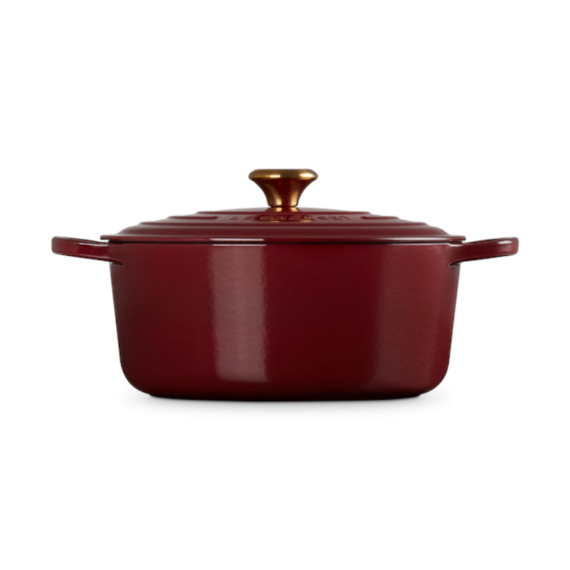 Le Creuset Signature Round Casserole Garnet 28cm (6.7L) | Minimax