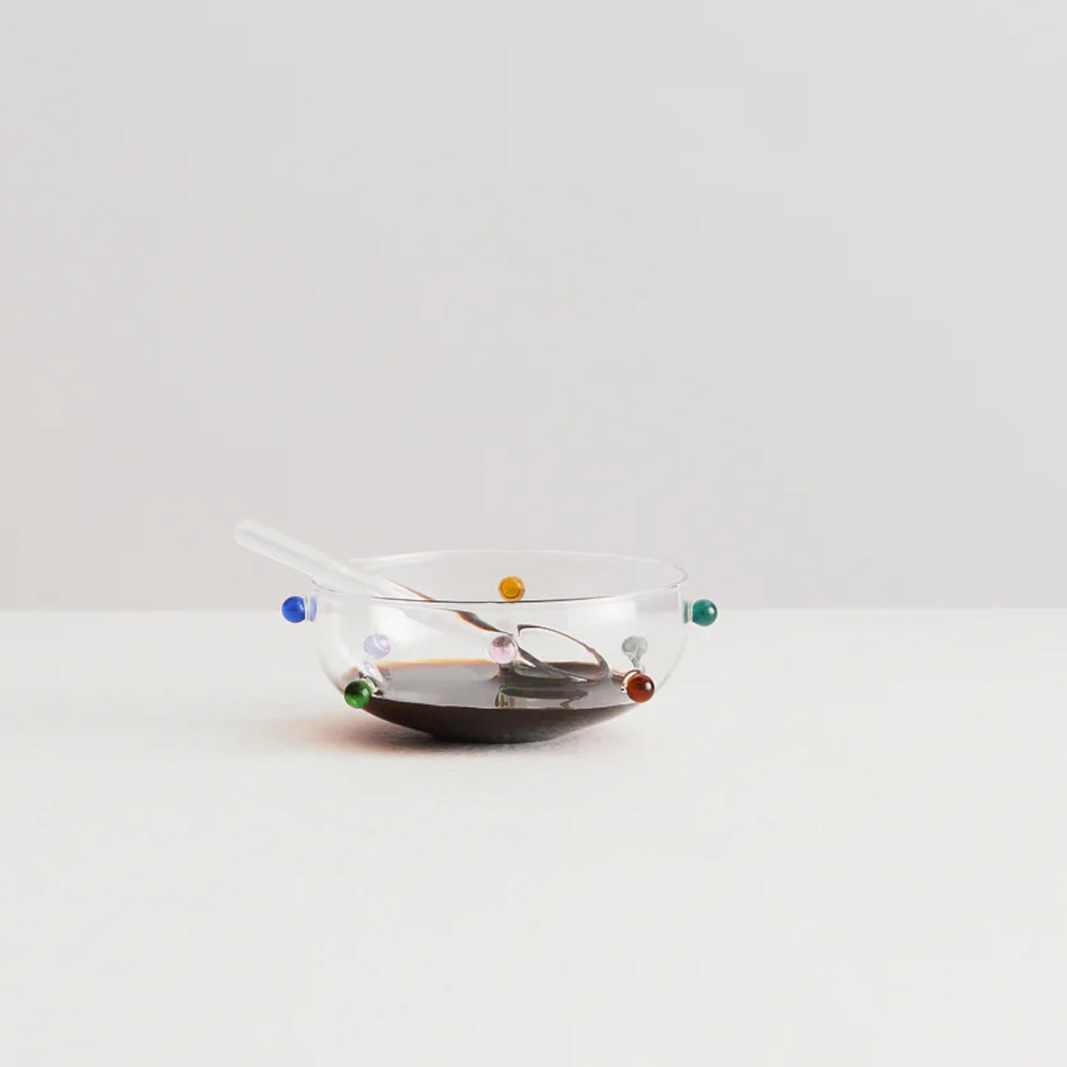 Maison Balzac Mignonette Sauce Set Clear & Multi – side view with sauce inside, showing colourful beads around the bowl