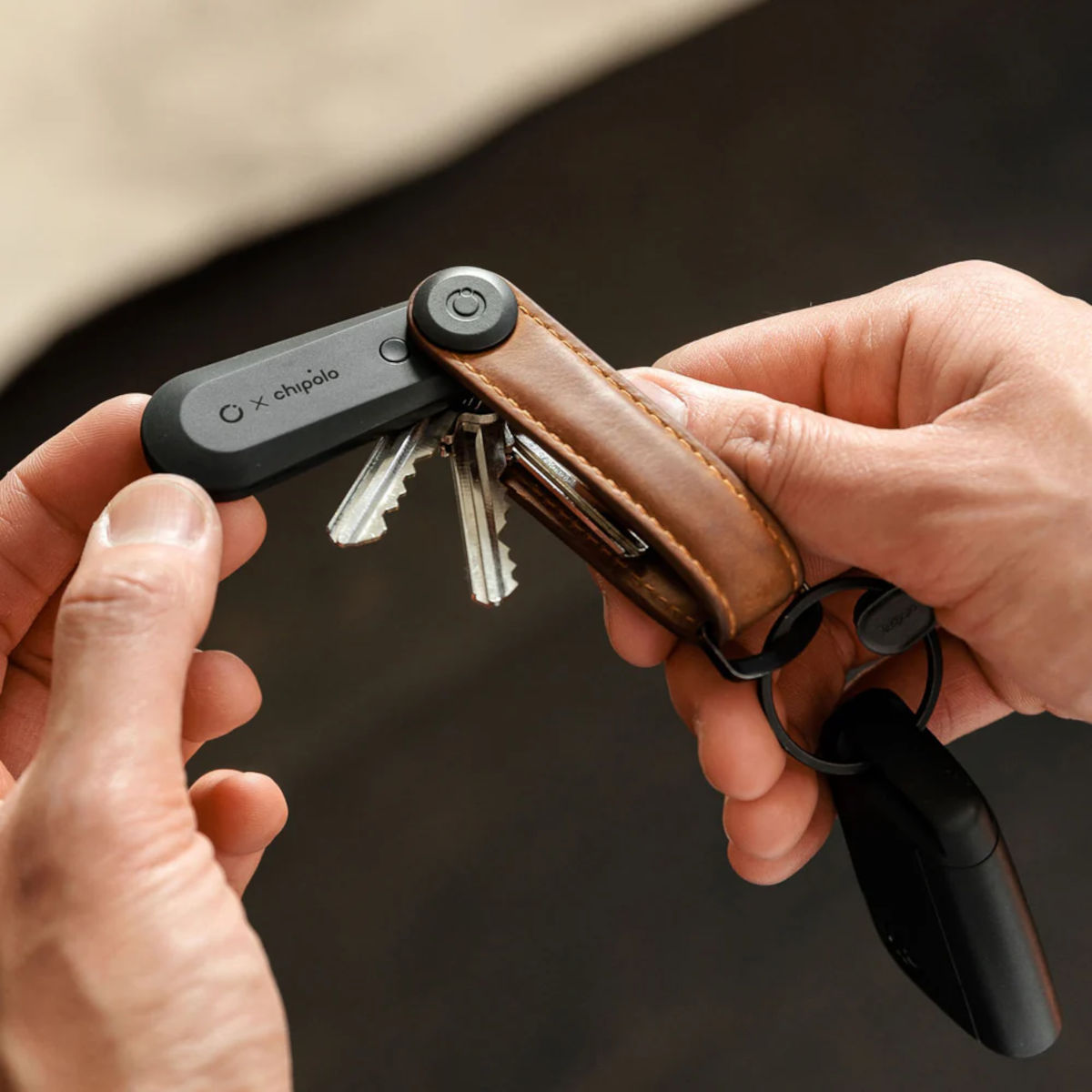 Orbitkey Chipolo Tracker V2 Black | Minimax