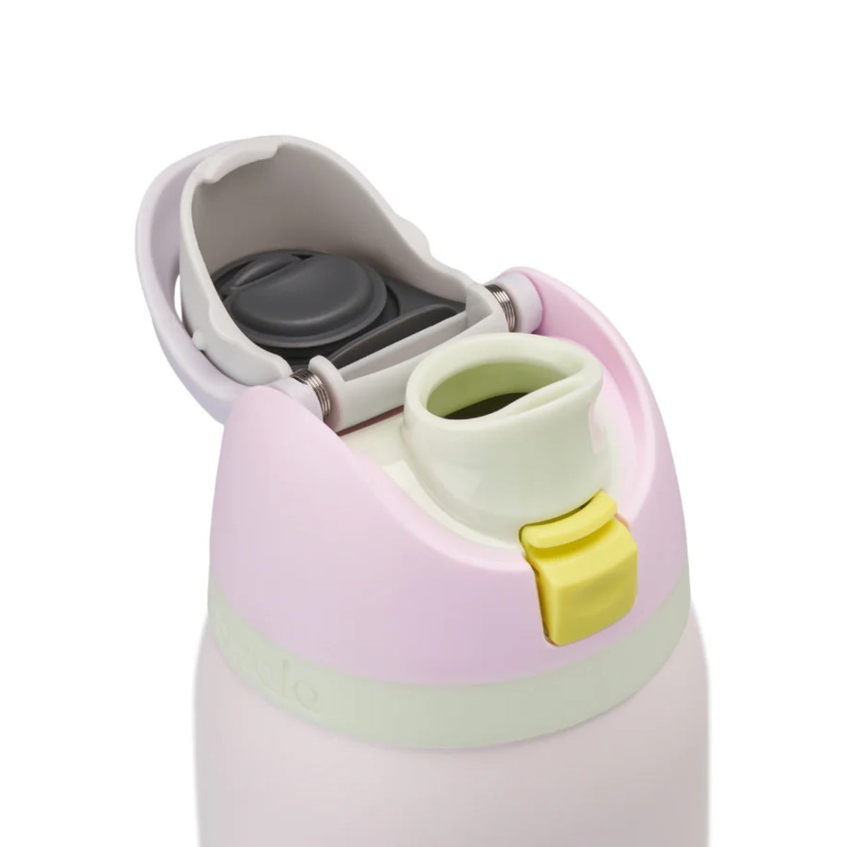 FreeSip opening allows both sipping through straw or swigging