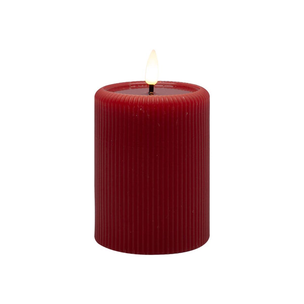 Pure Christmas LED Aura Ribbed Candle Red 7.5x13cm – large flameless LED pillar candle with ribbed design and triple flame effect
