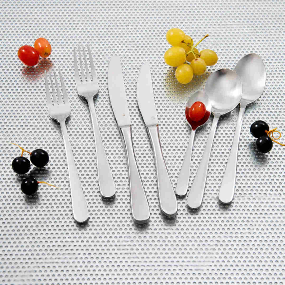 Tablekraft Luxor cutlery set 32 piece with polished stainless steel fork, knife, spoon, and teaspoon