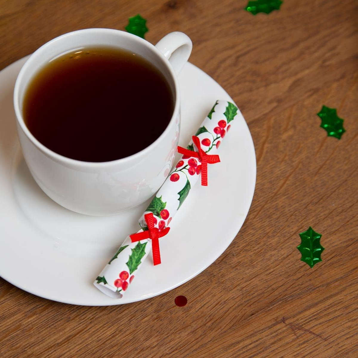 Talking Tables Botanical Holly Mini Saucer Crackers 12.5cm (Set of 8) | Minimax