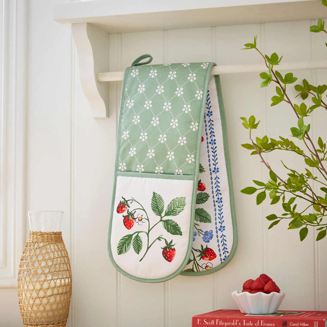 Ulster Weavers Strawberry Patch Double Oven Glove