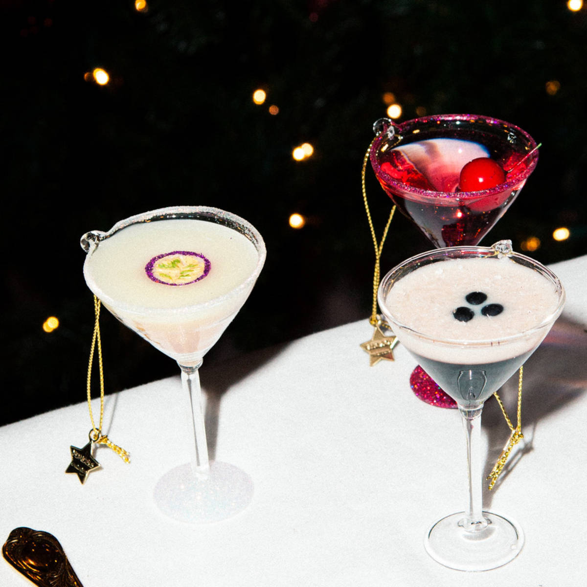 Vondels Glass Espresso Martini 9cm – festive ornament shaped like an espresso martini glass