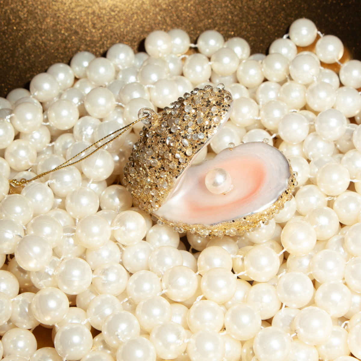 Vondels Glass Glitter Oyster Ornament 7cm – sparkling oyster shell with pearl