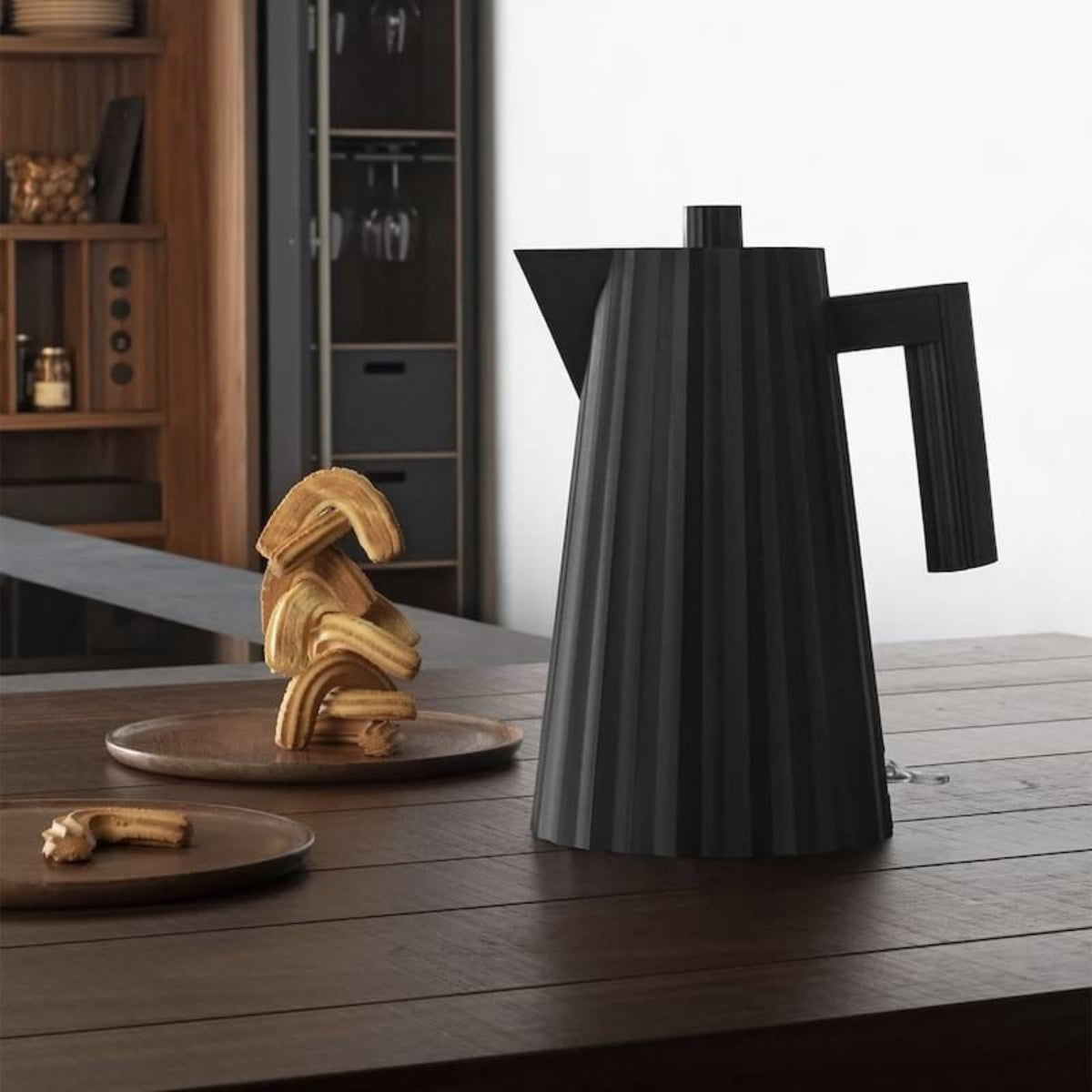 Alessi Plissé Electric Kettle Black 1.7L | Minimax